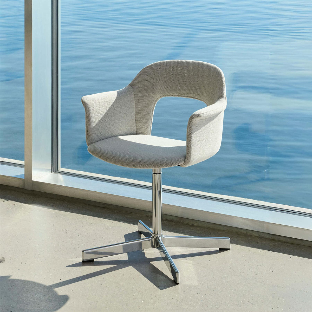 Layout Armchair 234 with 4 Star Swivel Base – HAY – view 5