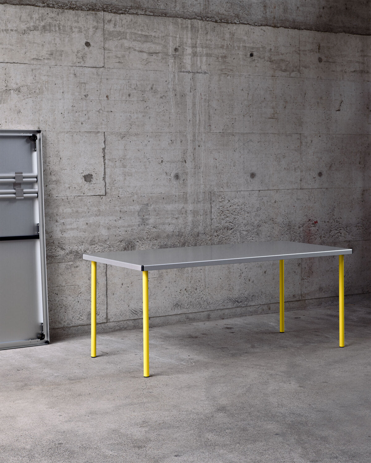 Aluminium Tisch 2 – Lehni – Ansicht 4