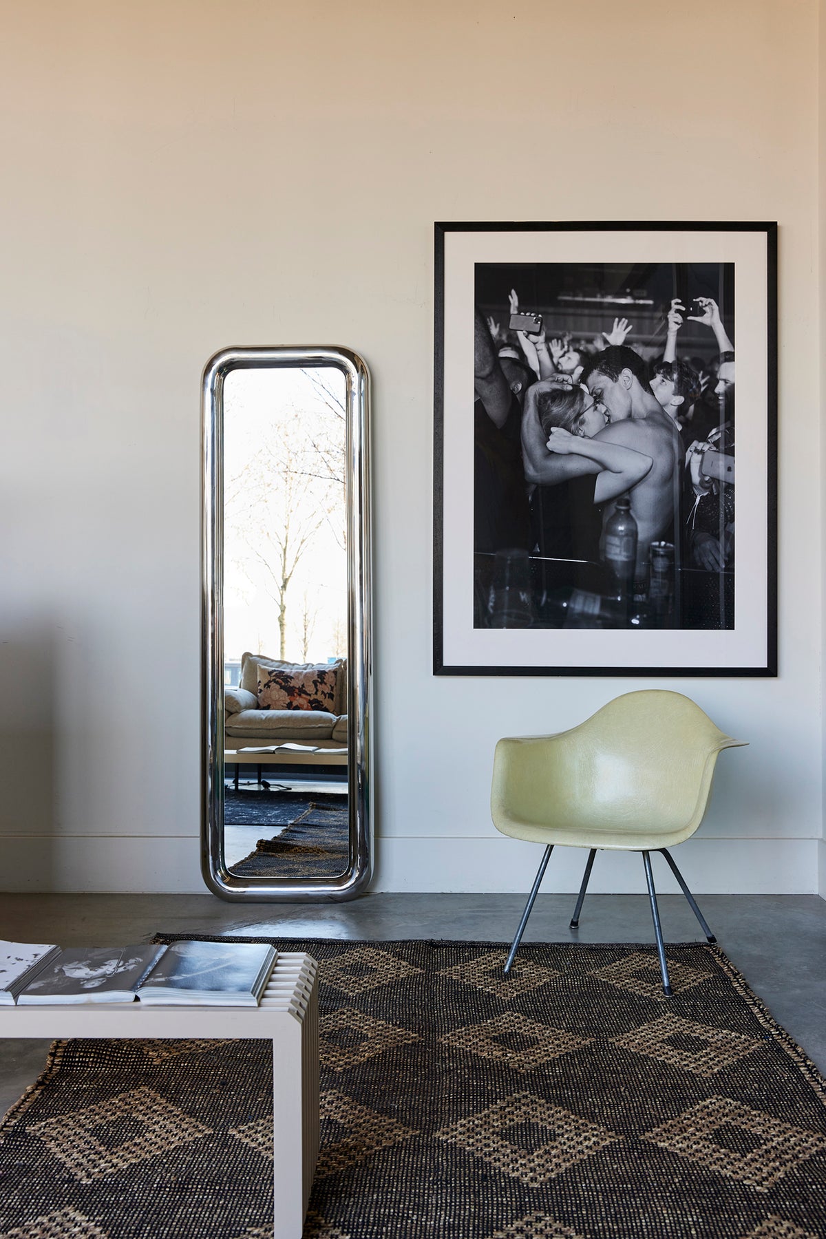 Chubby Standing Chrome Mirror – HKLIVING – view 4