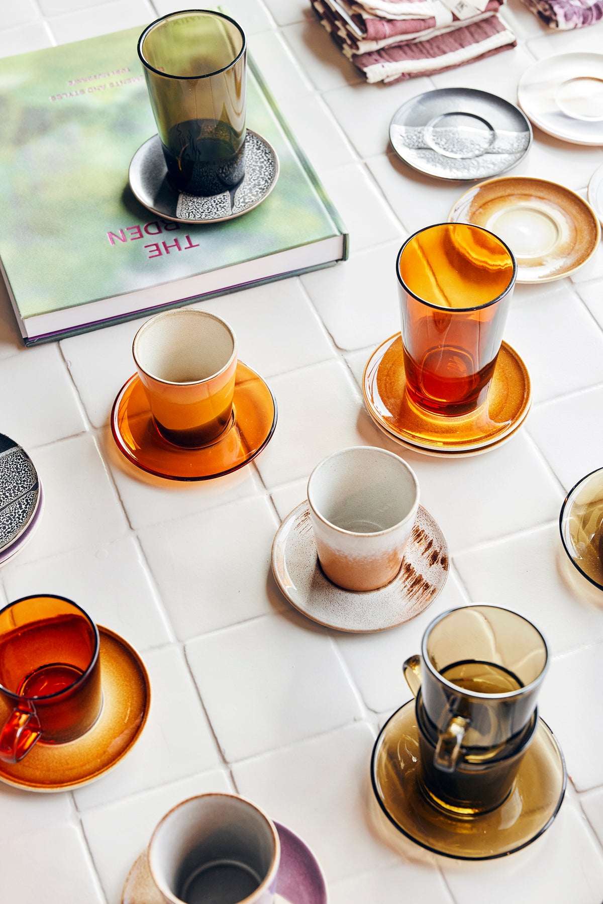 70s Glassware – Saucers, Amber Brown (set of 4) – HKLIVING – view 4