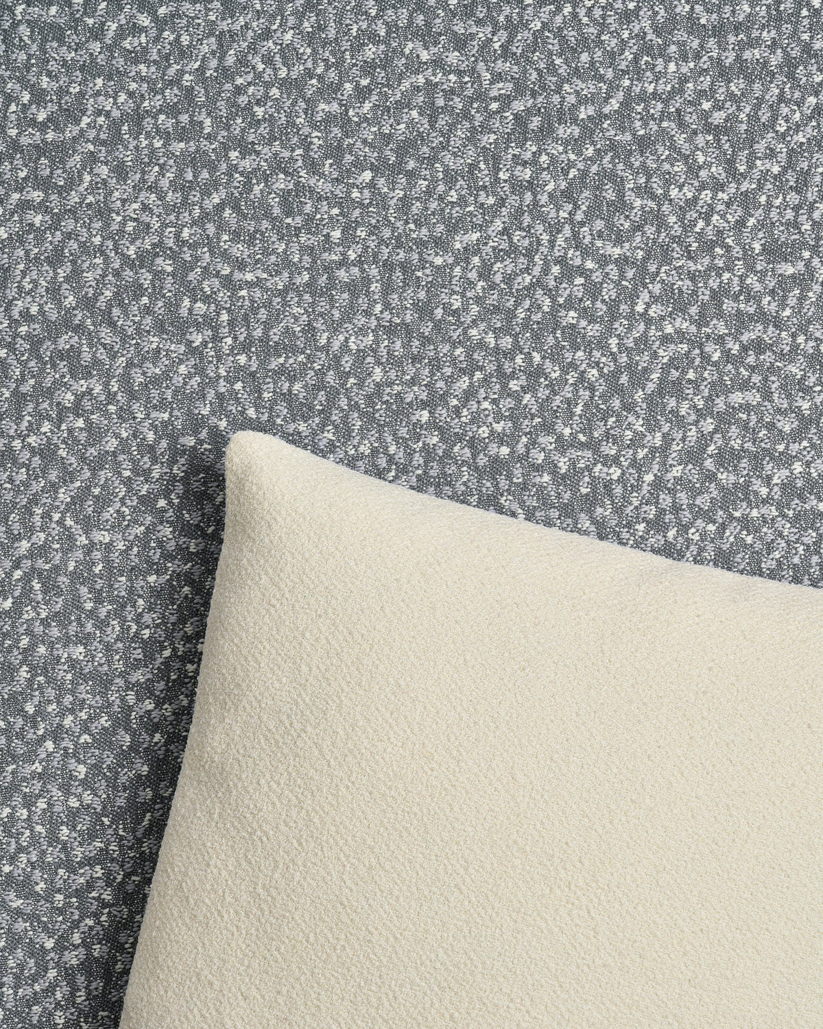 Saxion Cushion - Cushions - Kvadrat/Raf Simons