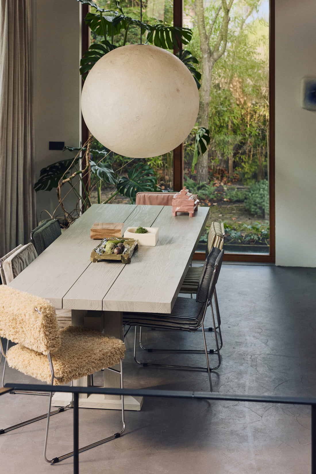 Forma Dining Table