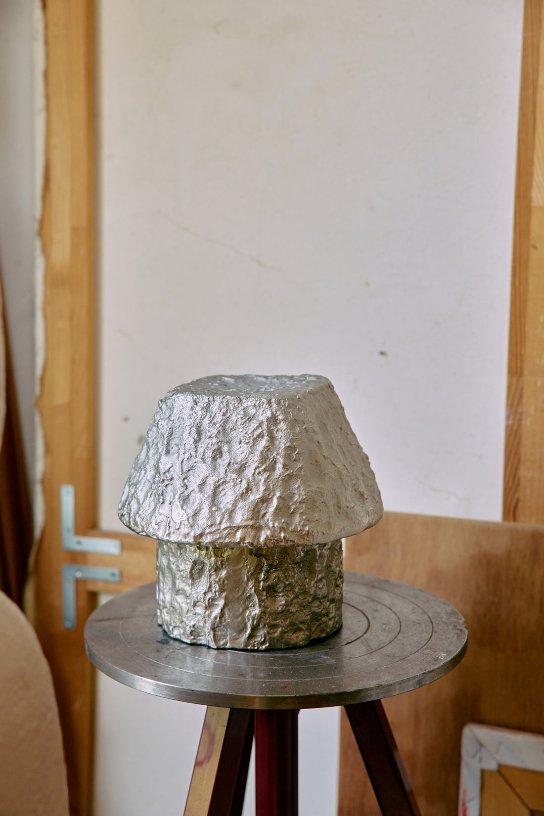 Artefact Aluminum Table Lamp