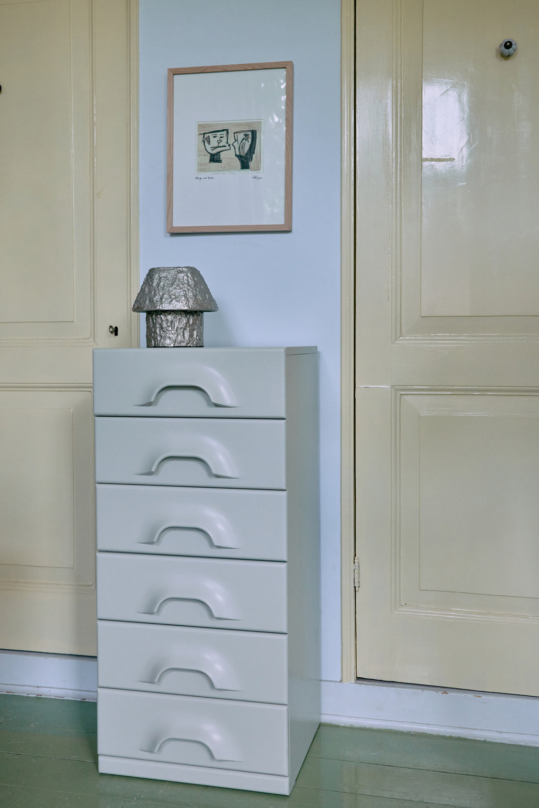 Artefact Aluminum Table Lamp