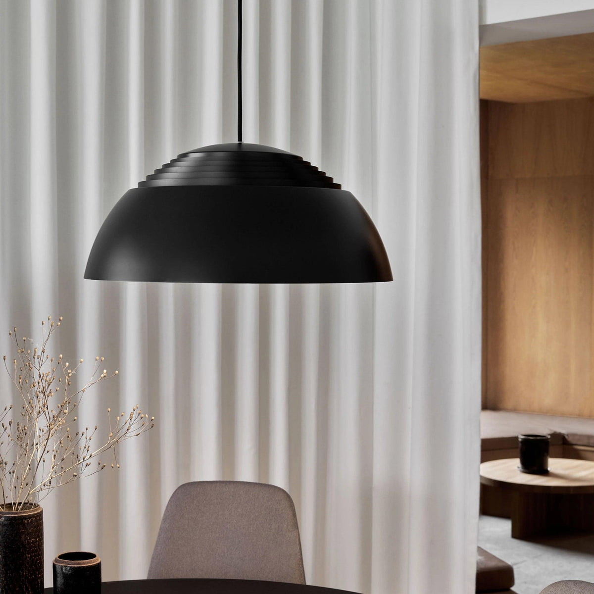 AJ Royal Pendant Light – Louis Poulsen – view 6