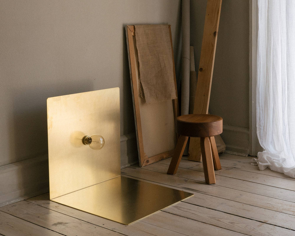 90° Floor Light - Brass - Floor Lights - Frama – Ansicht 4