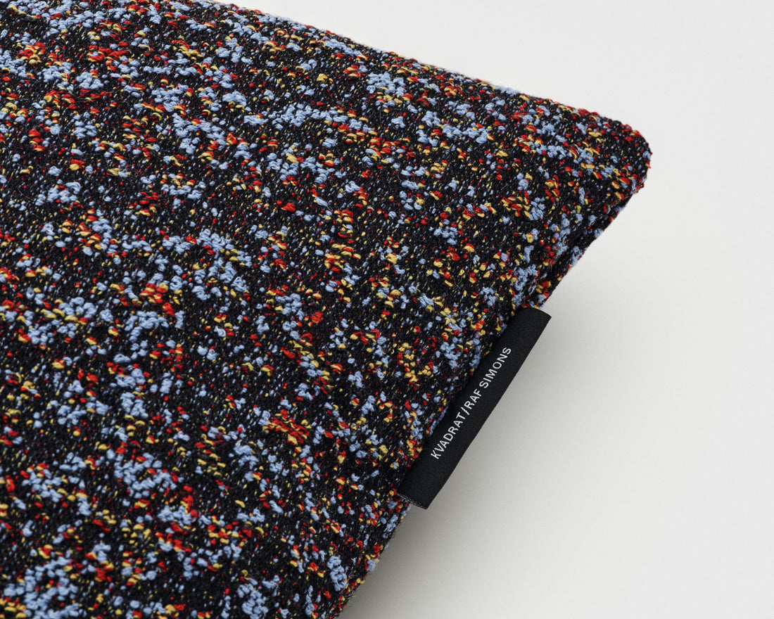 Atom Cushion - Jet Black