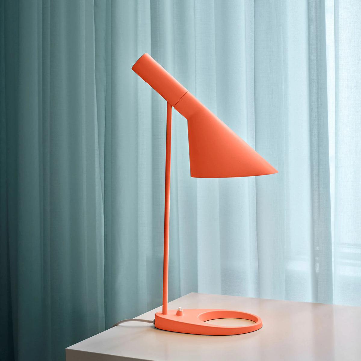 AJ Mini Table Lamp – Louis Poulsen – view 9