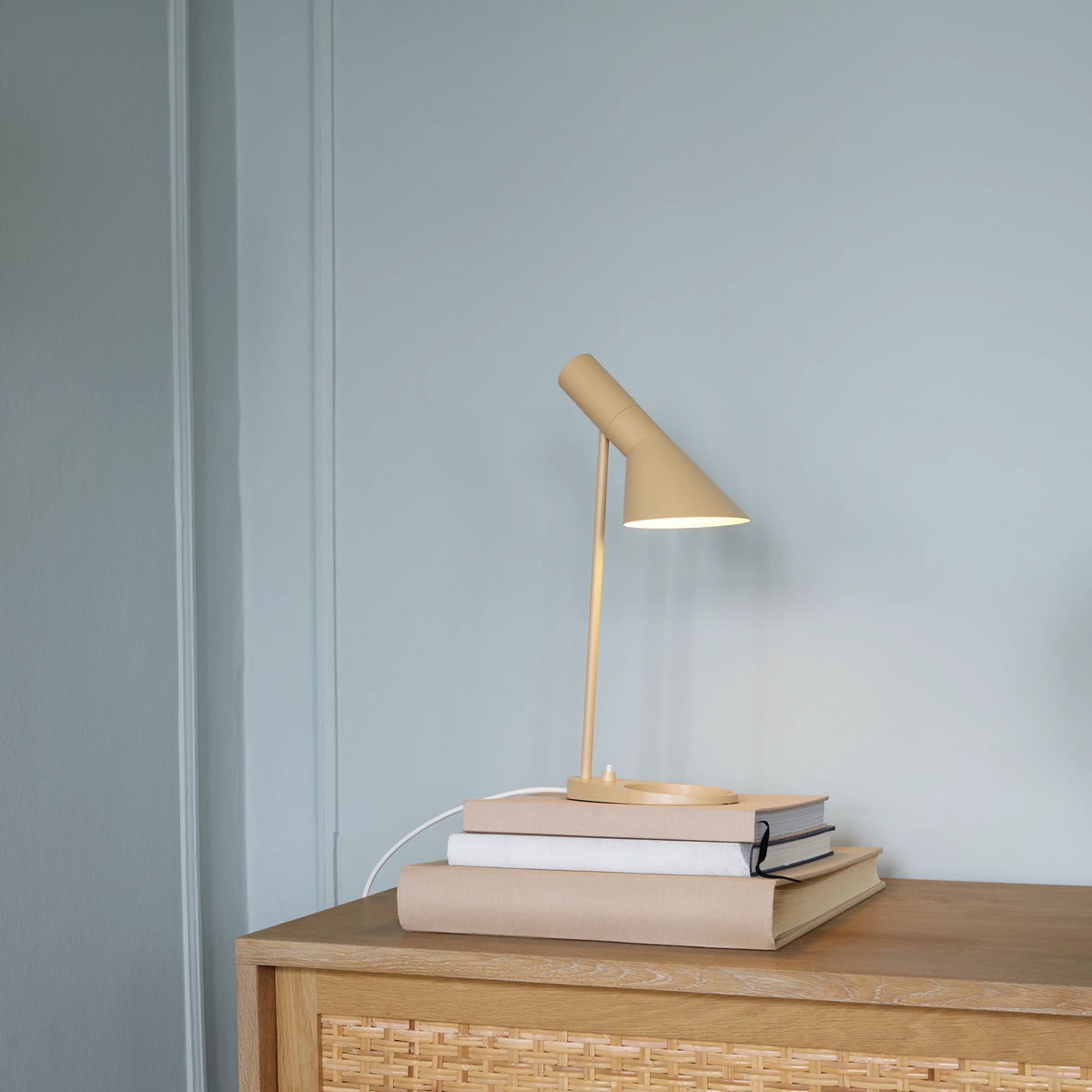 AJ Mini Table Lamp – Louis Poulsen – view 8
