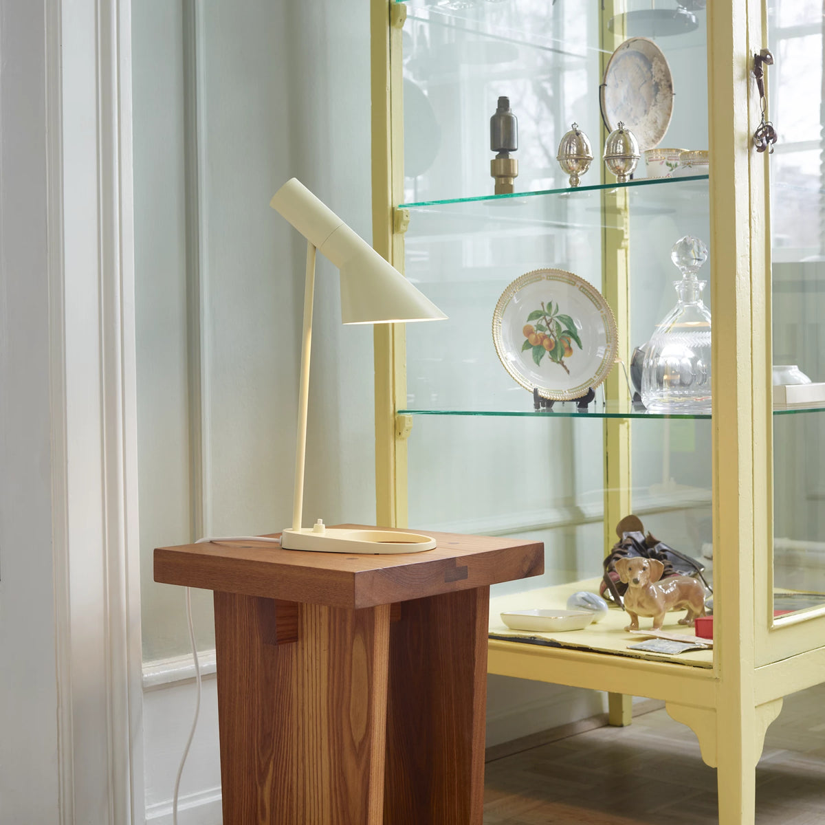 AJ Mini Table Lamp – Louis Poulsen – view 7