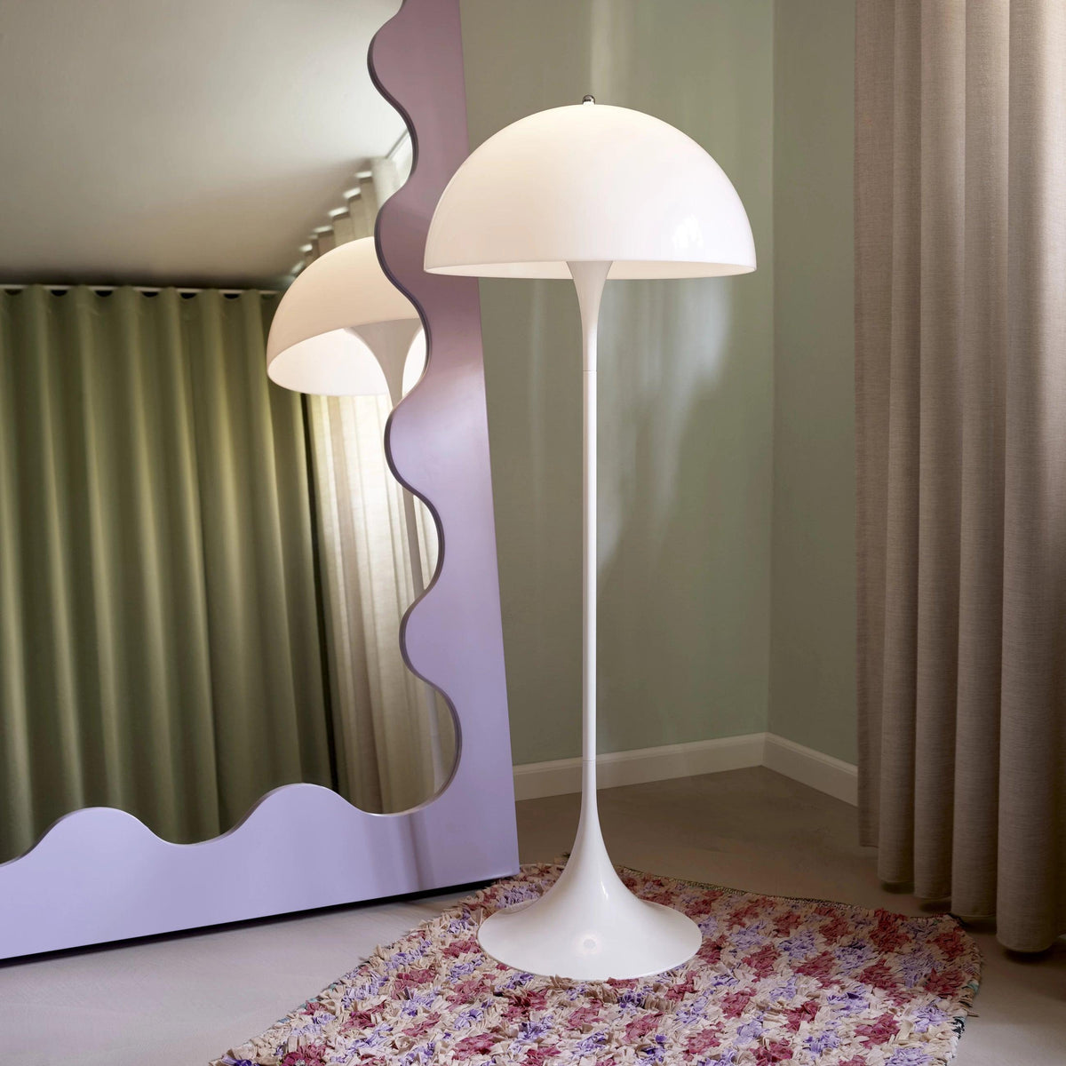 Panthella Floor Lamp V2 – Louis Poulsen – view 7