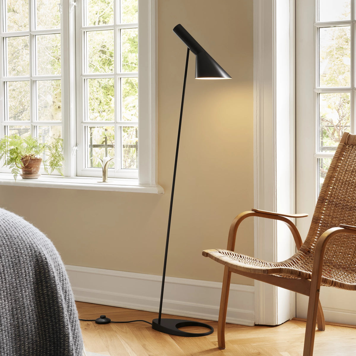 AJ Floor Lamp – Louis Poulsen – view 12
