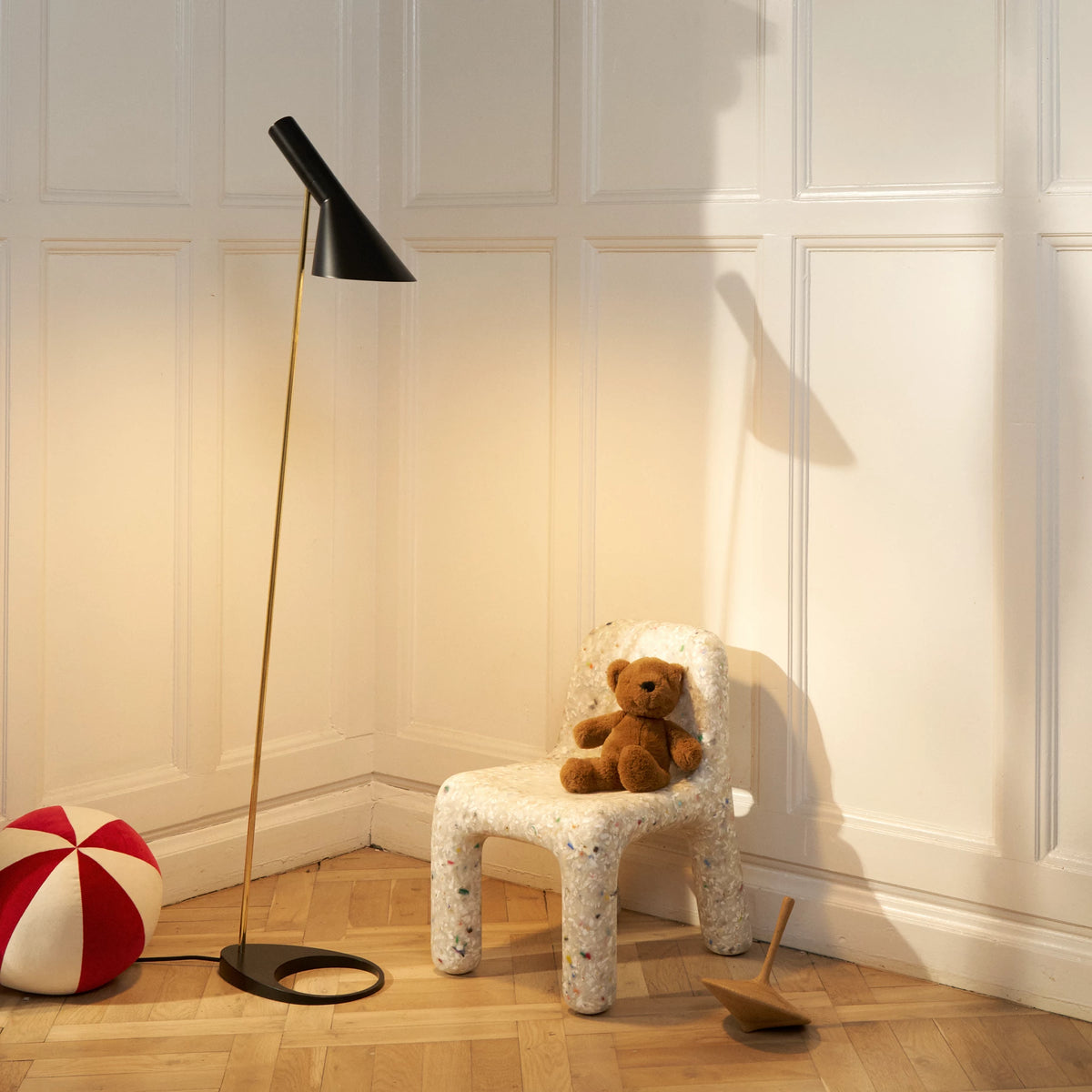 AJ Floor Lamp – Louis Poulsen – view 8