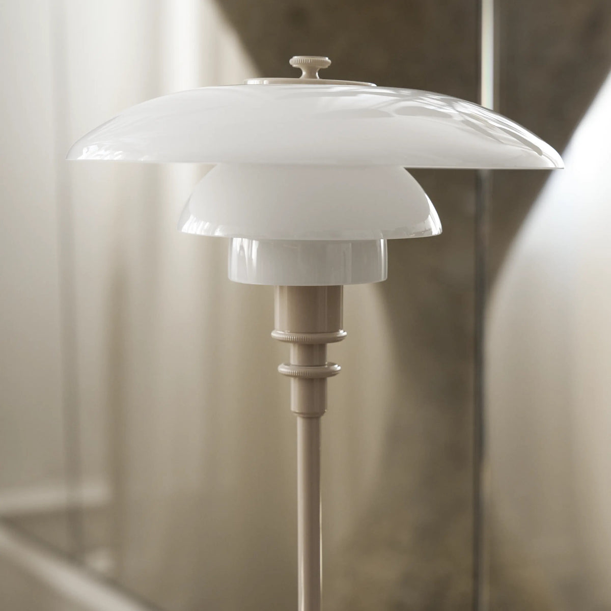 PH 2/1 Table Lamp – Louis Poulsen – view 5