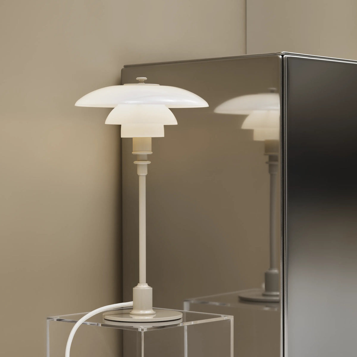 PH 2/1 Table Lamp – Louis Poulsen – view 4