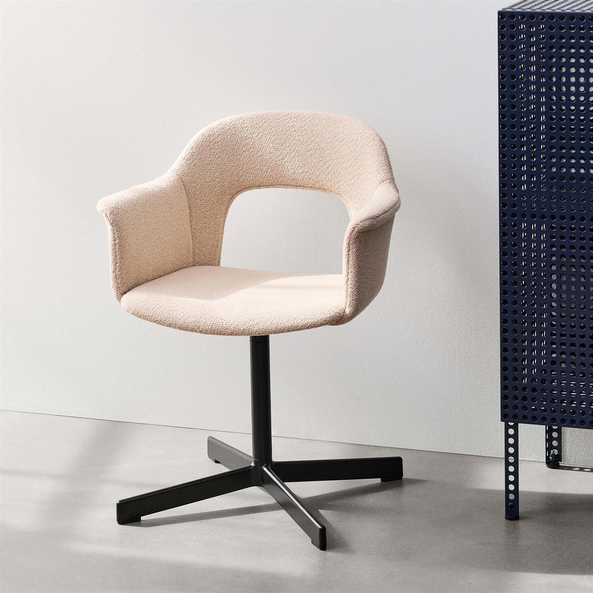 Layout Armchair 234 with 4 Star Swivel Base – HAY – view 6