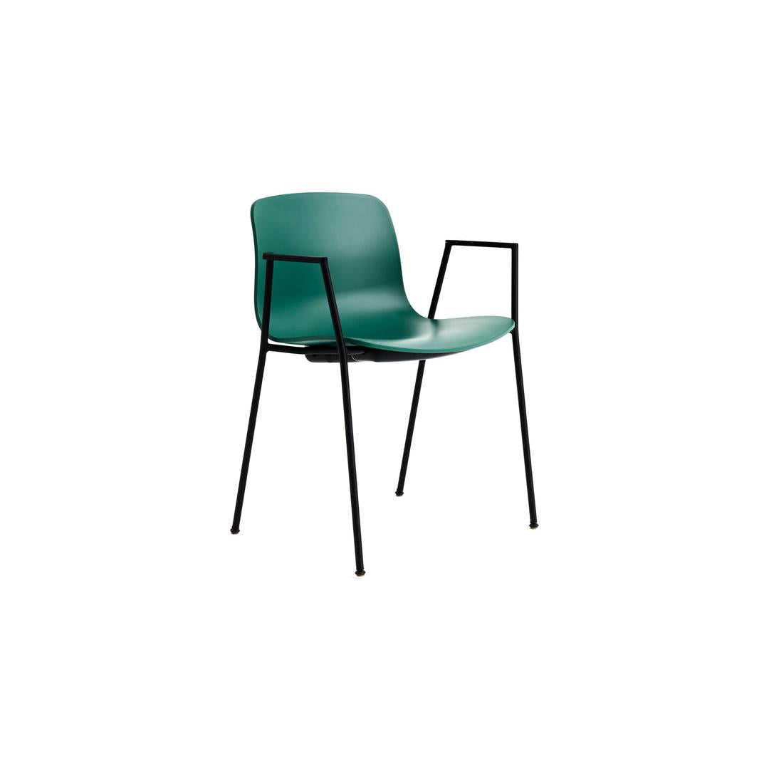 About A Chair AAC 18 – HAY