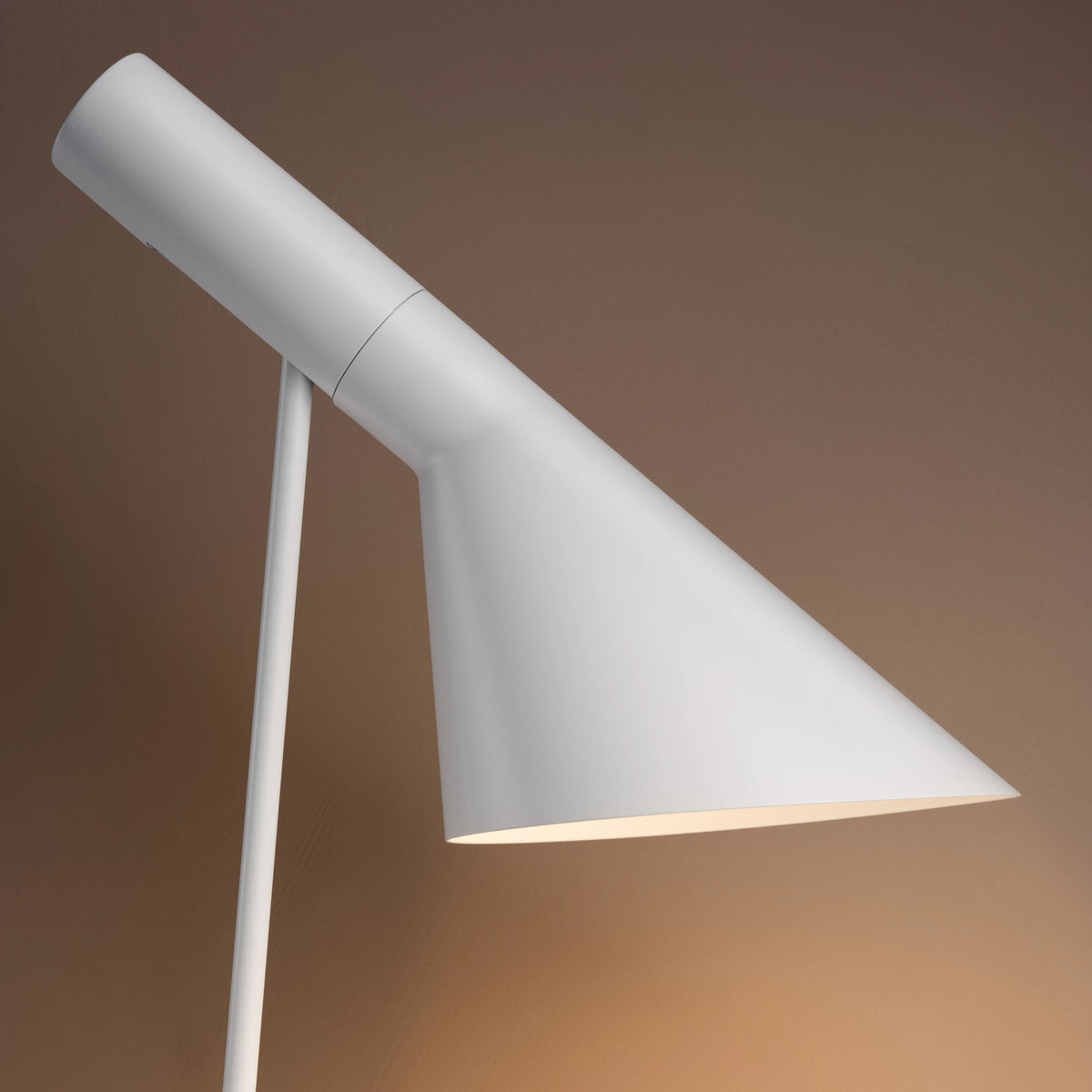 AJ Mini Table Lamp – Louis Poulsen – view 5