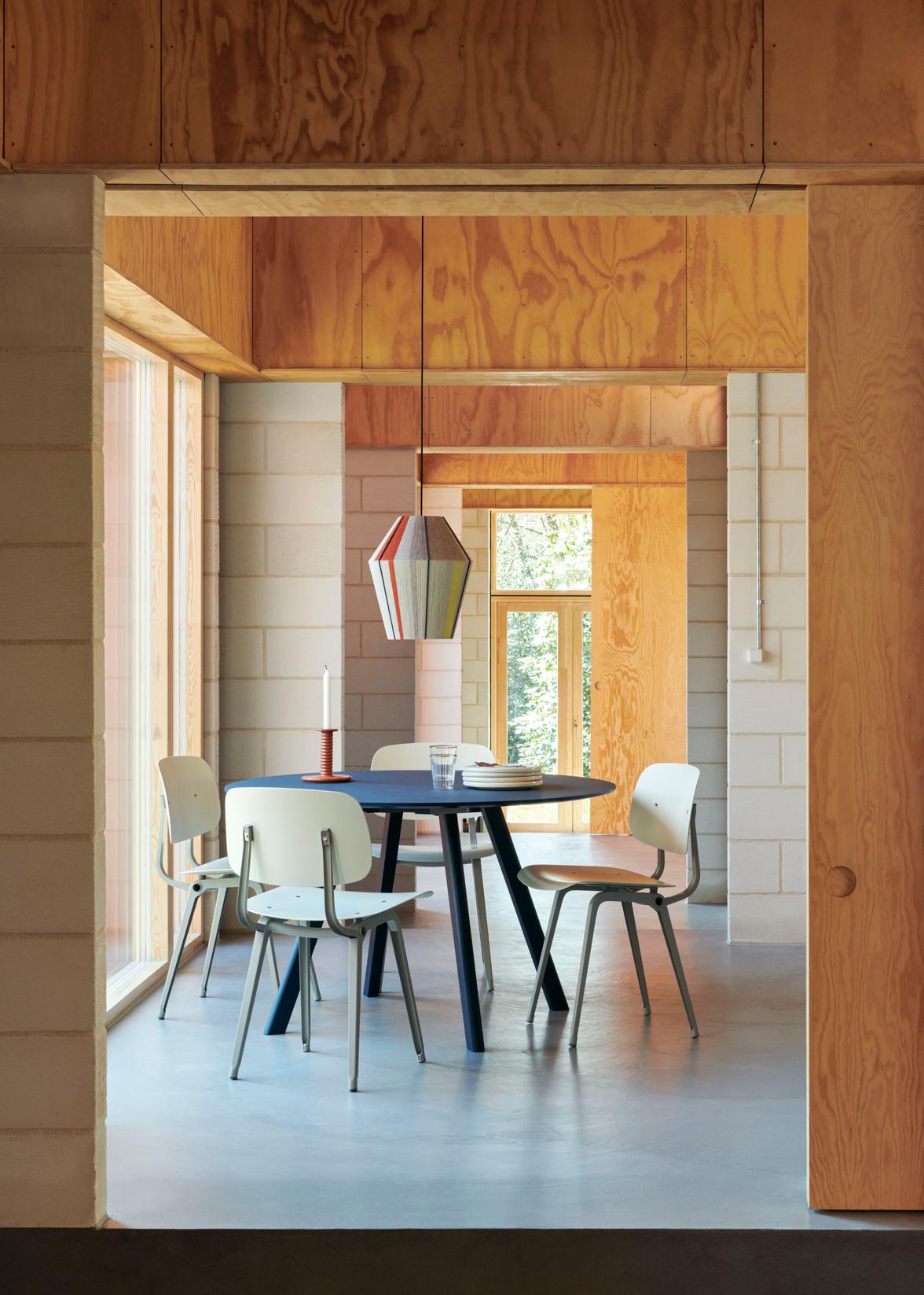 CPH 25 2.0 Table – HAY – view 3