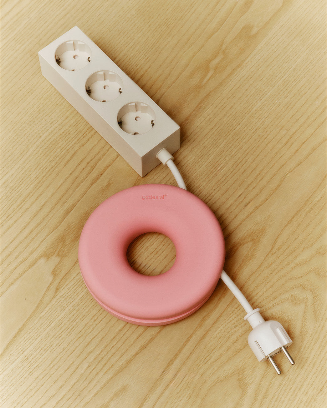Cable Bagel - Pearl – Pedestal – view 5