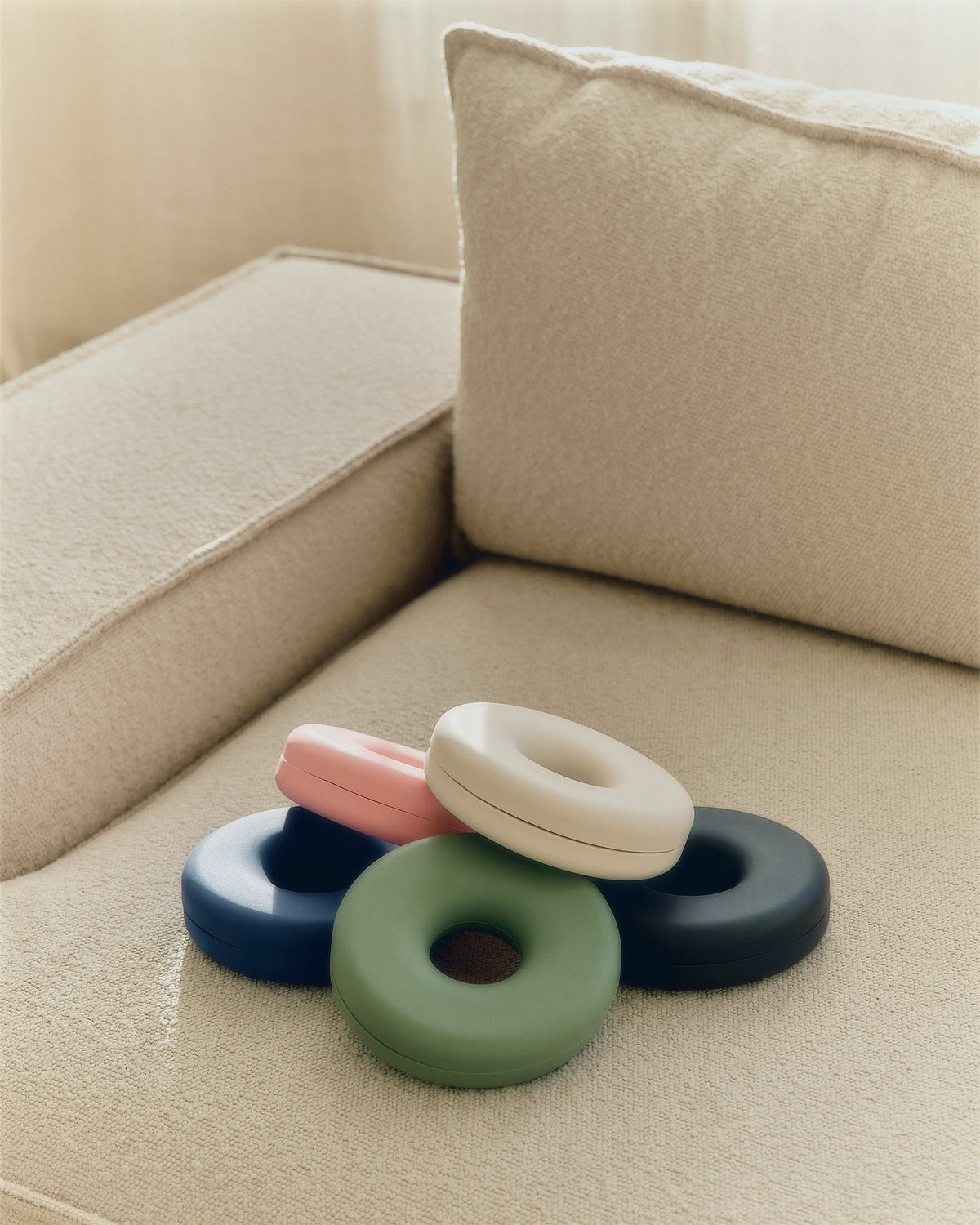 Cable Bagel - Pearl – Pedestal – view 4