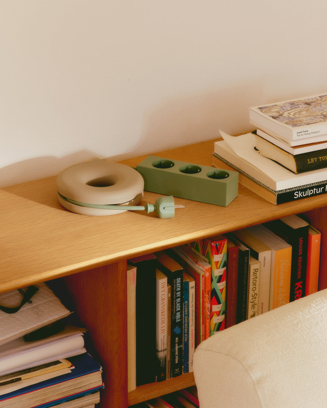 Cable Bagel - Oat – Pedestal – view 4