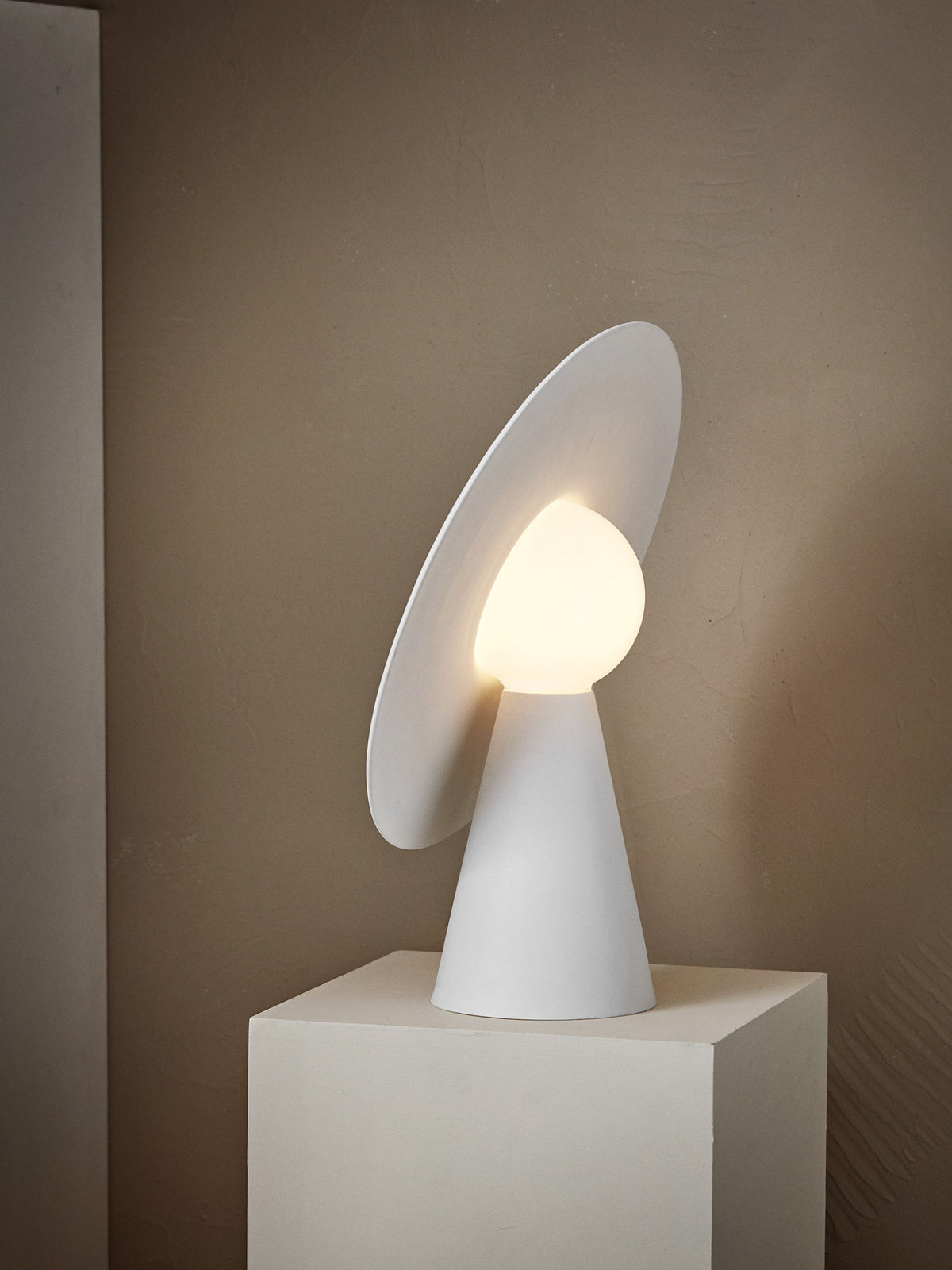 Ceramic Table Lamp – MOEBE – view 3