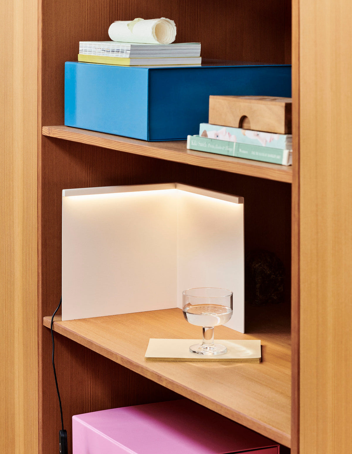 LBM Corner Table Lamp – HAY – view 4