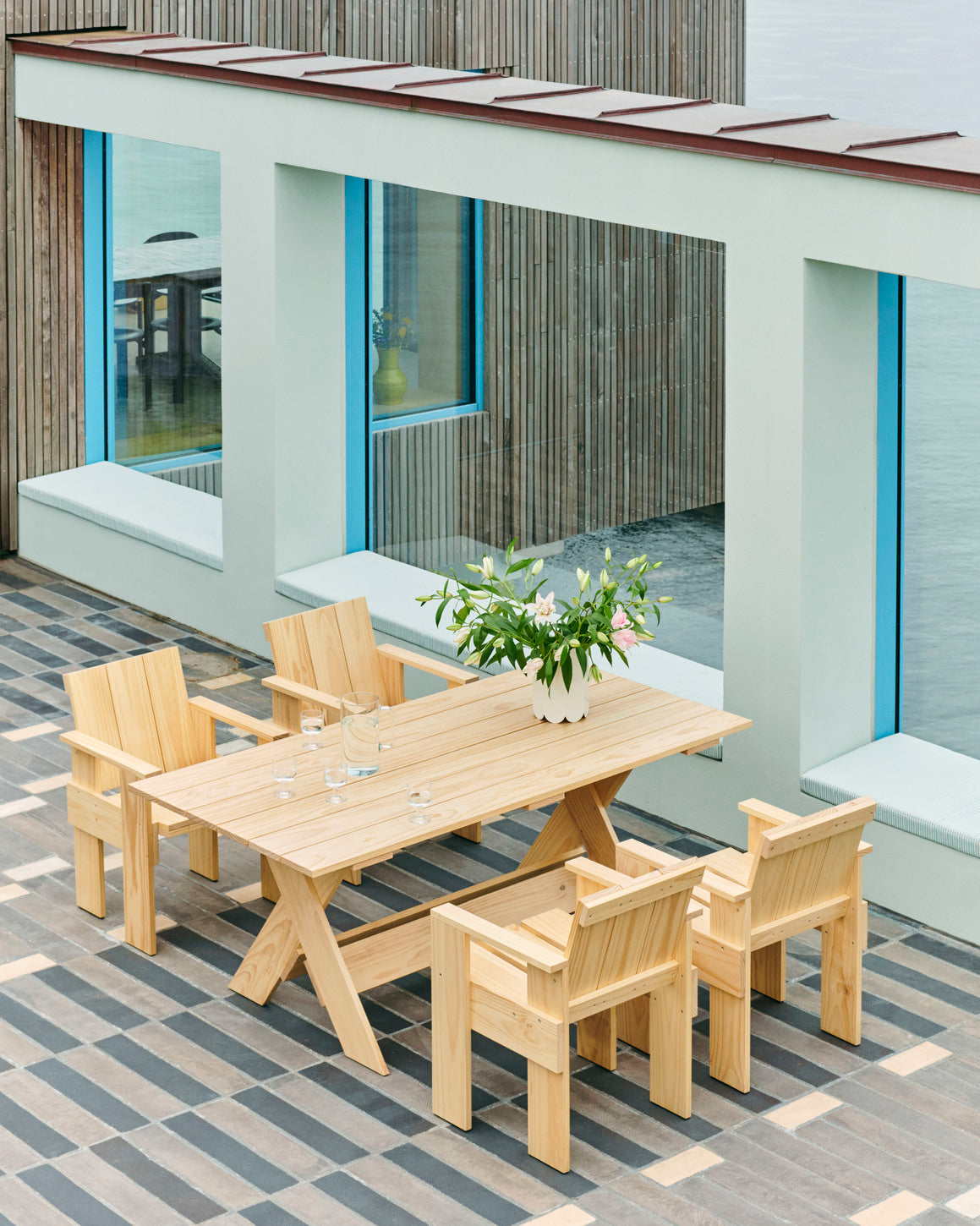 Crate Dining Table – HAY – view 4