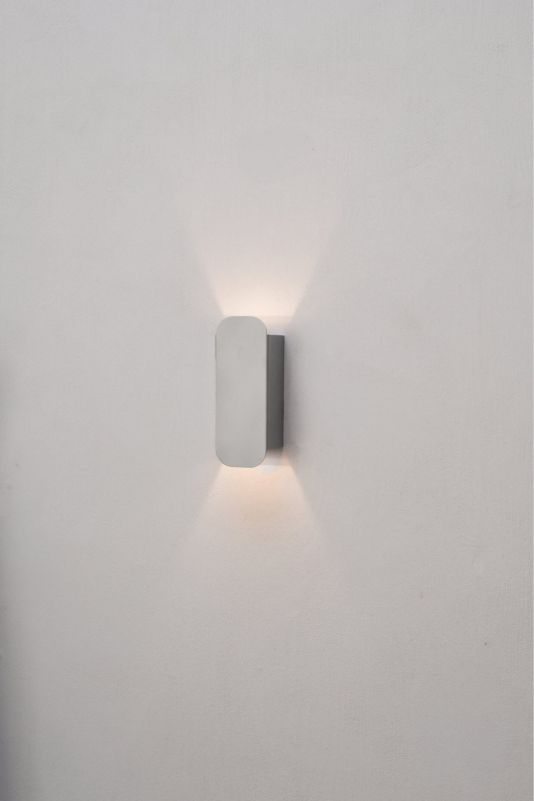 1.0 Single - Wall Lamp