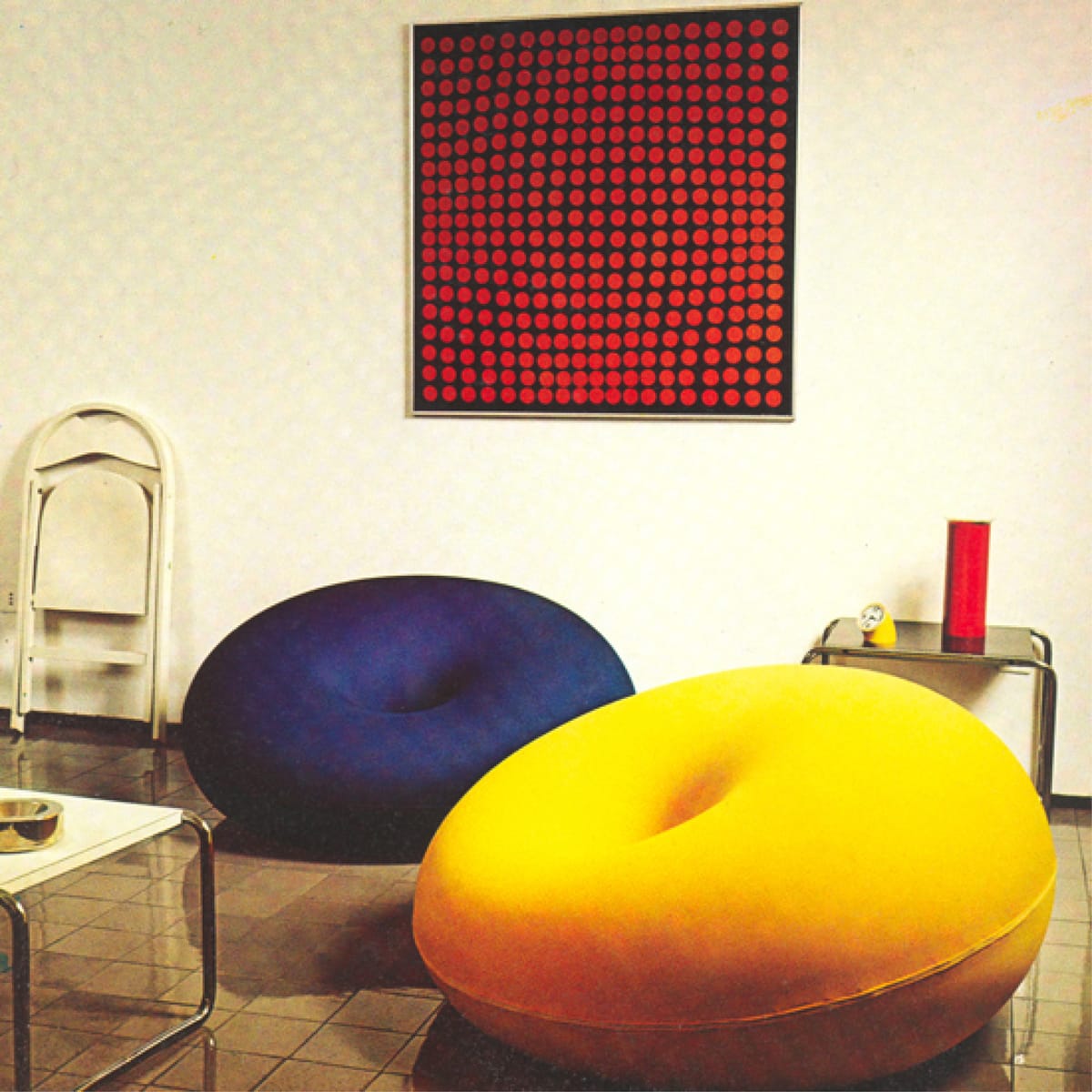 Gufram Detecma Seat in a living room
