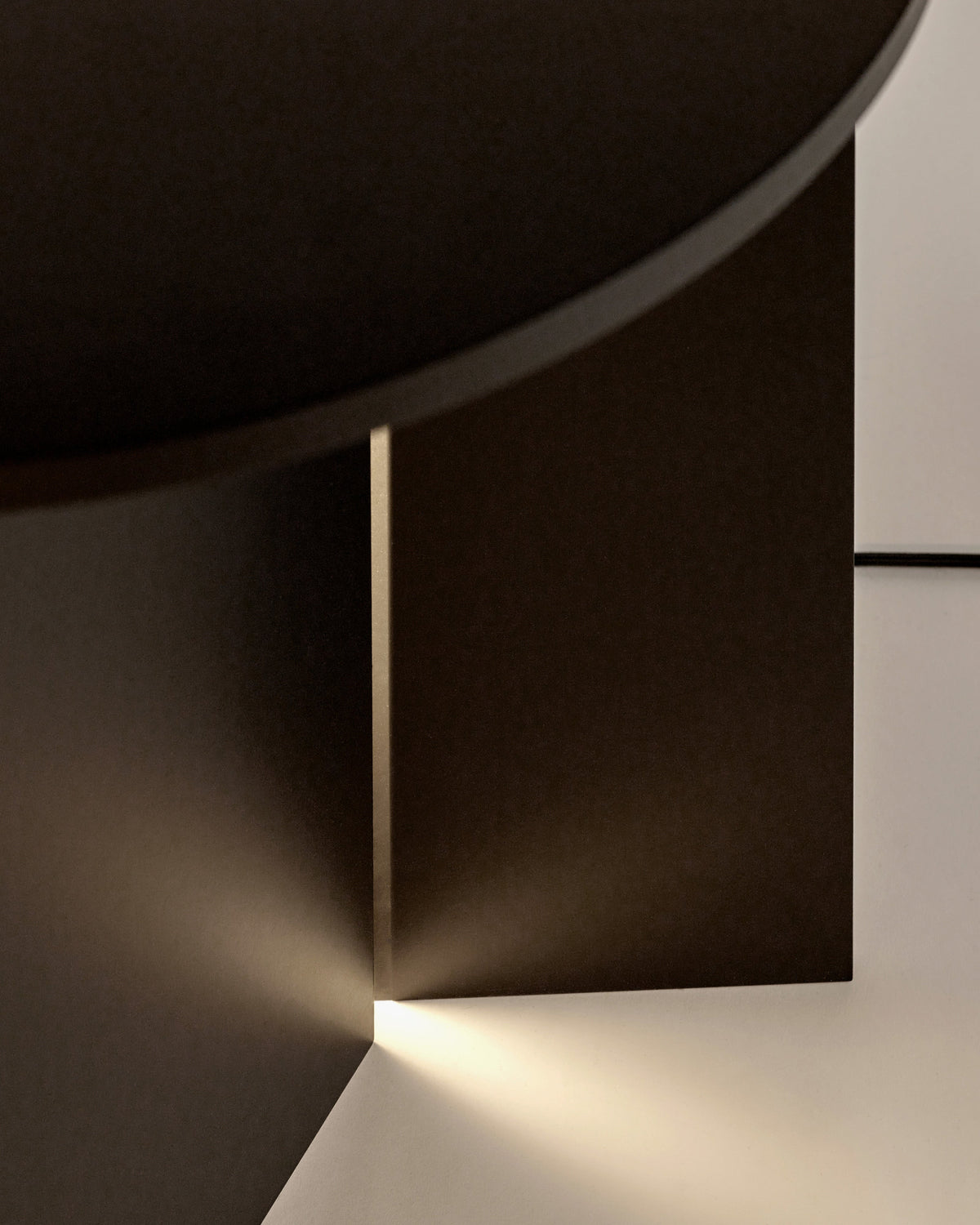 Ann Demeulemeester Side Table with LED Light Stella – Serax – view 4
