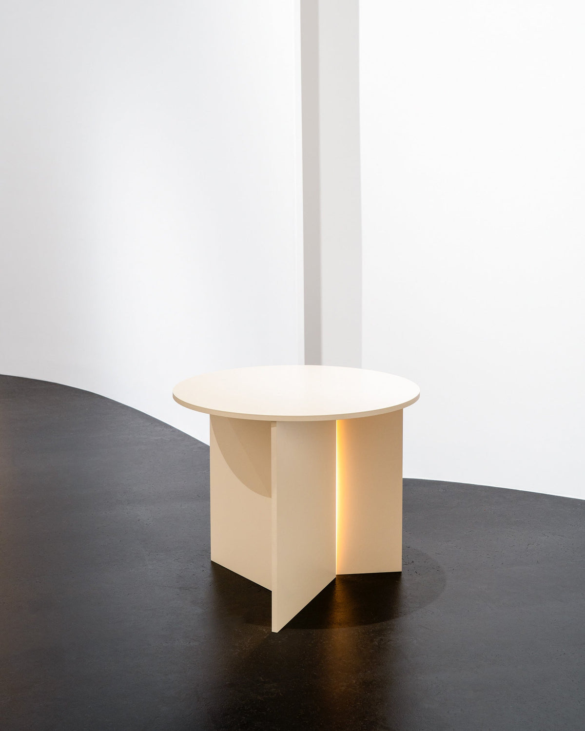 Ann Demeulemeester Side Table with LED Light Stella – Serax – view 7