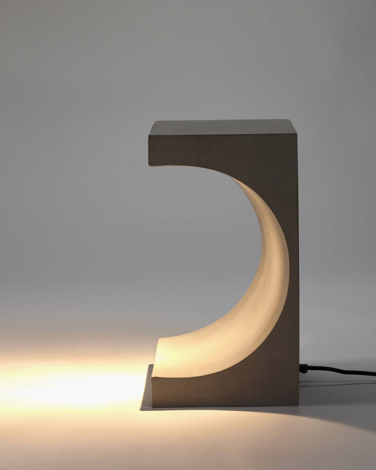 Beistelltisch Beton Tangent – Serax – Ansicht 4