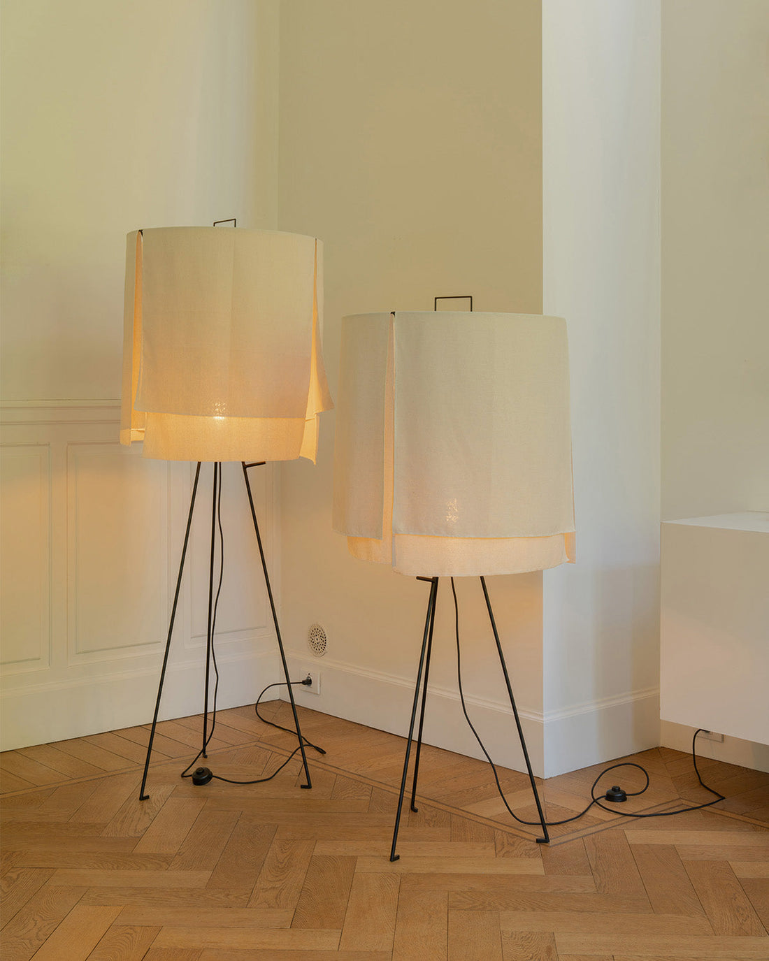 Standing Lamp L Black – Beige Nomad