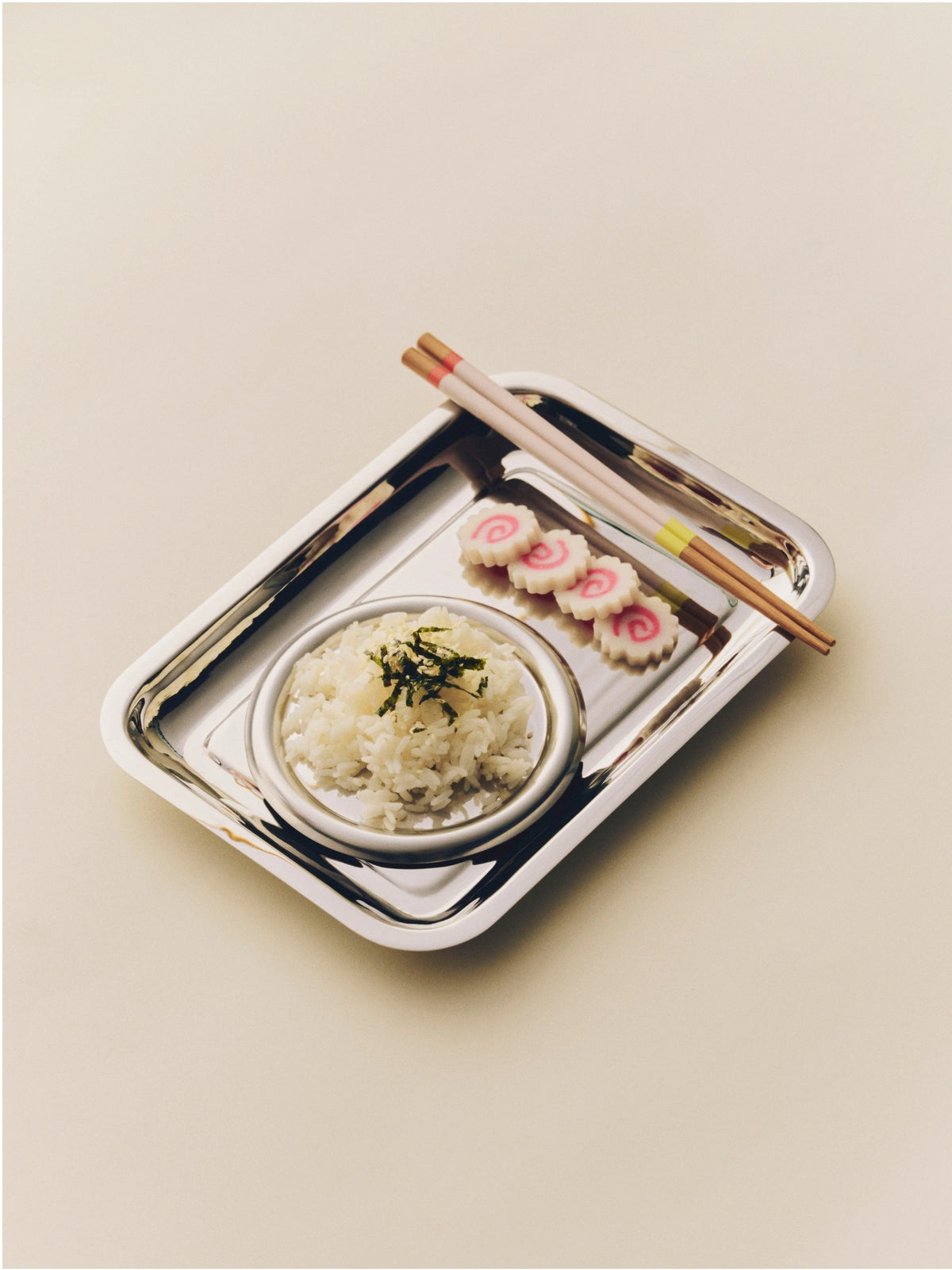 Essential Steel Round Dish – HAY – view 4