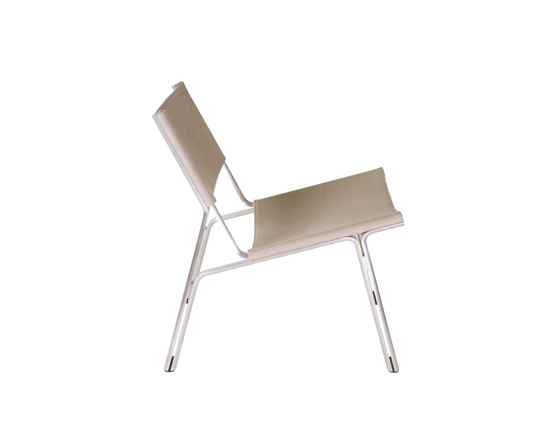 Union Easy Chair – Aluminum / Sandstone Linen