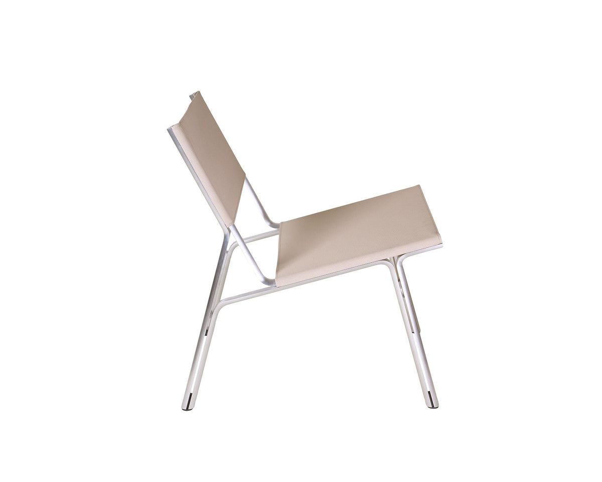 Union Easy Chair – Aluminum / Sandstone Mesh – Frama – view 4
