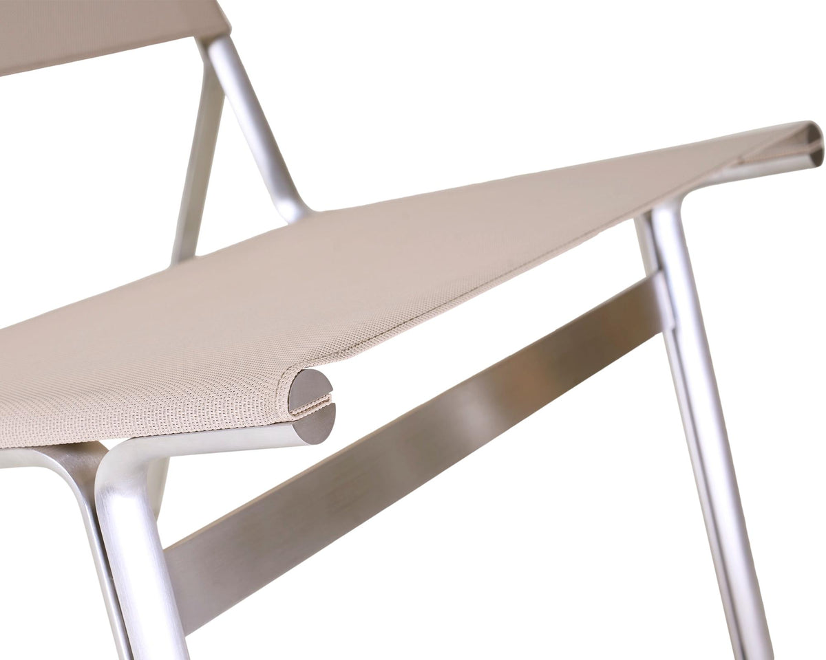 Union Easy Chair – Aluminum / Sandstone Mesh – Frama – view 7