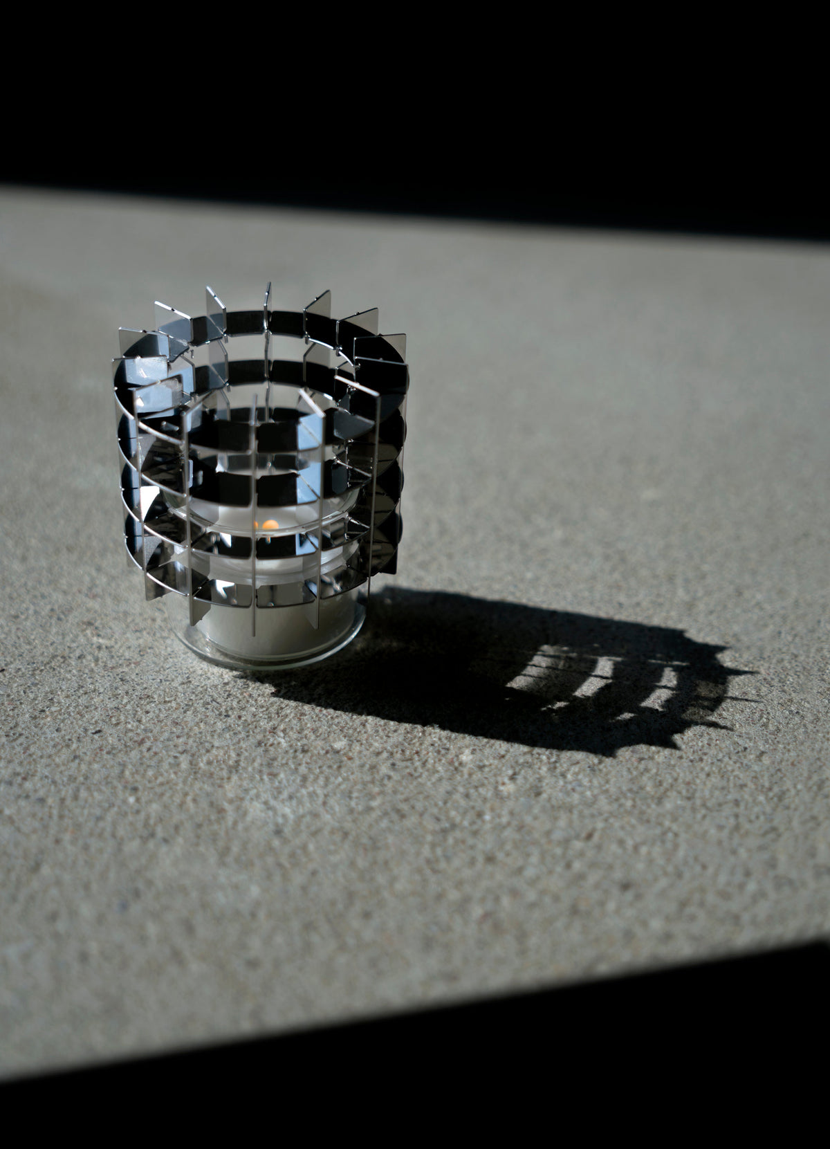 Gravity – Teelichthalter – Edelstahl – Fundamental Berlin – Ansicht 4