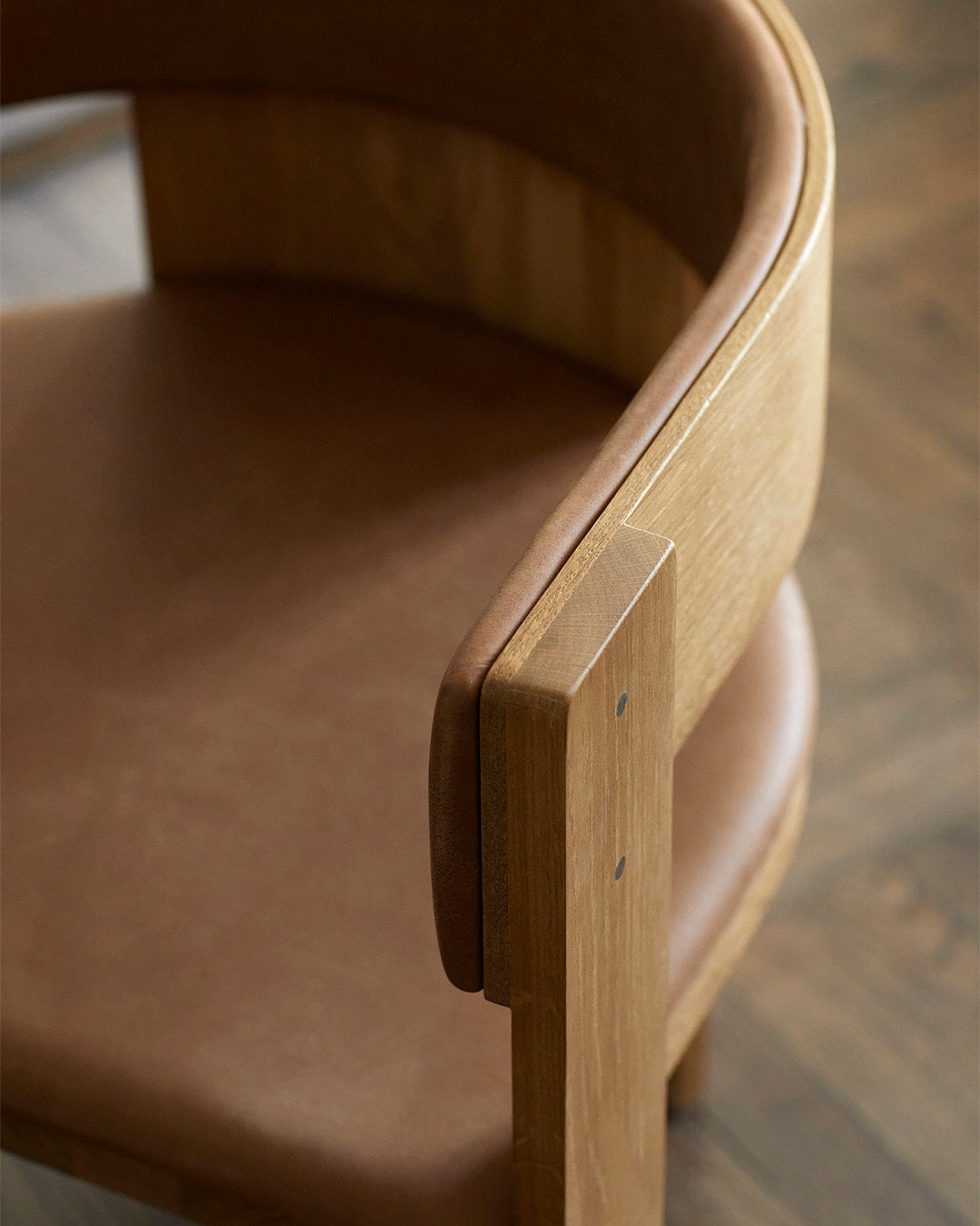 Collector Dining Chair – Warm Oak/Cognac – Kristina Dam Studio – view 7
