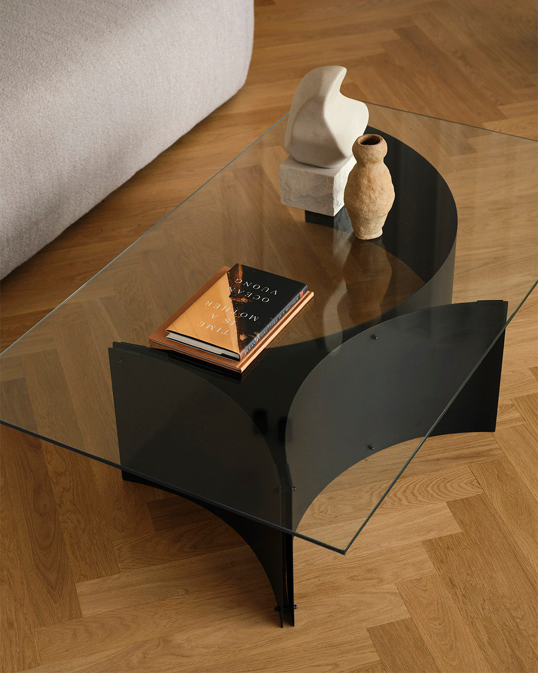Curated Couchtisch Schwarz