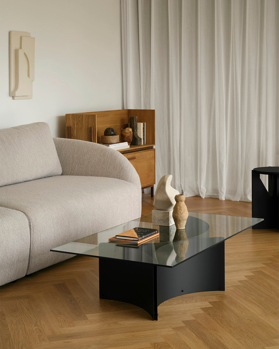Curated Couchtisch Schwarz – Kristina Dam Studio – Ansicht 5