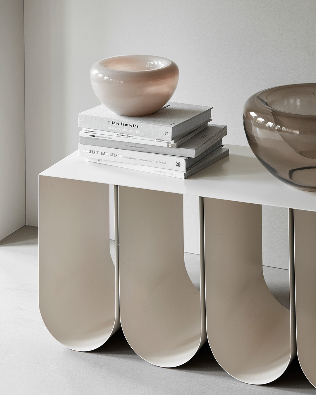 Curved Bench Beige – Kristina Dam Studio – view 4