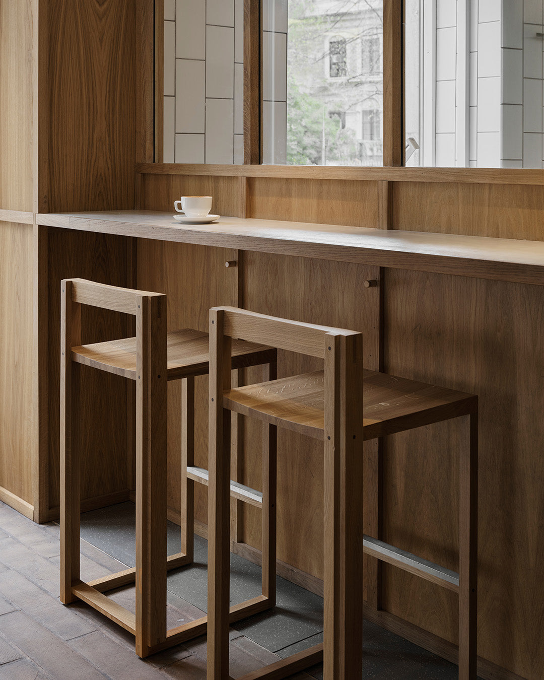 Outline Bar Chair – Warm Oak/Brushed – Kristina Dam Studio – view 3