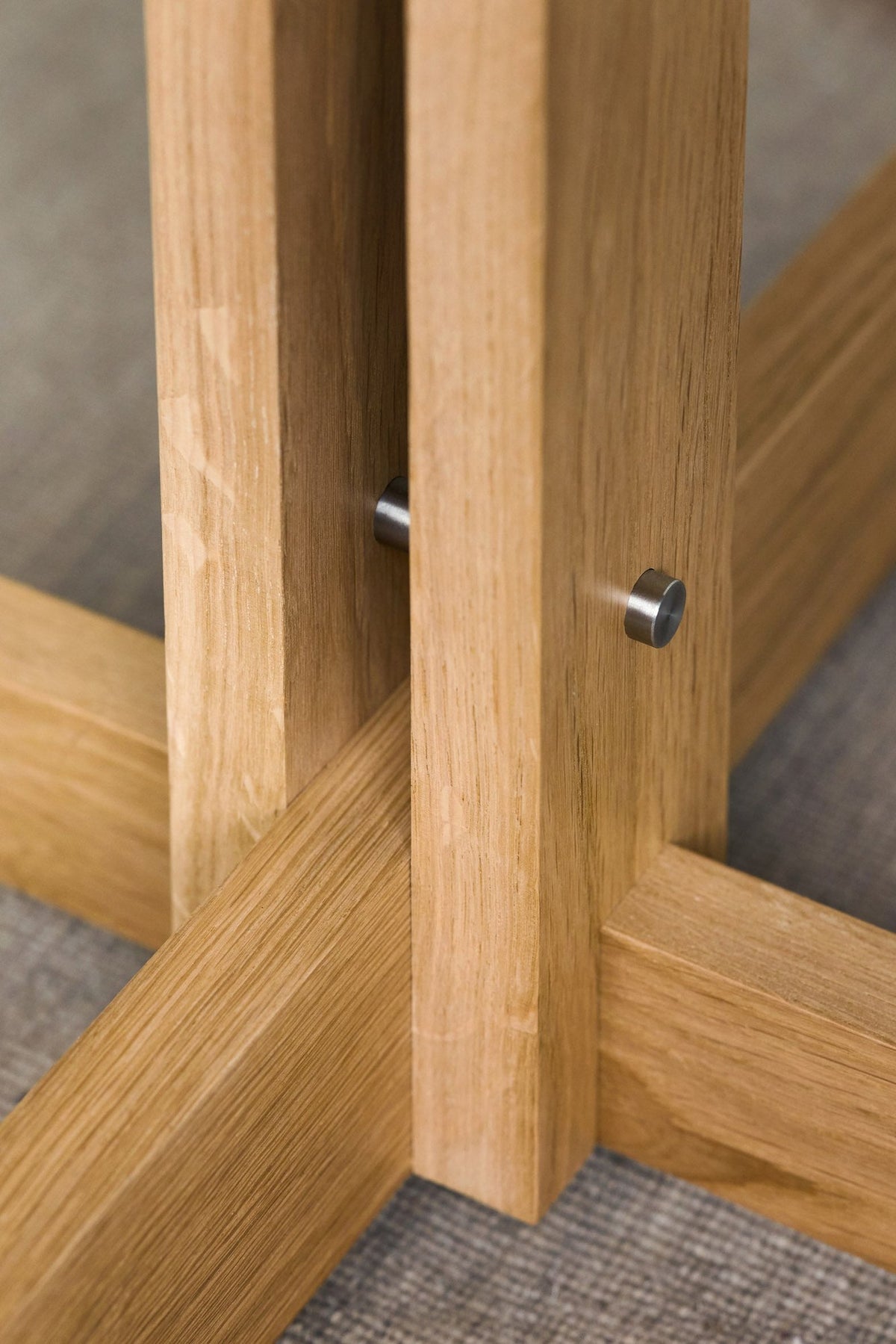 KUMU Café Table – Round - Dining Table - MOEBE