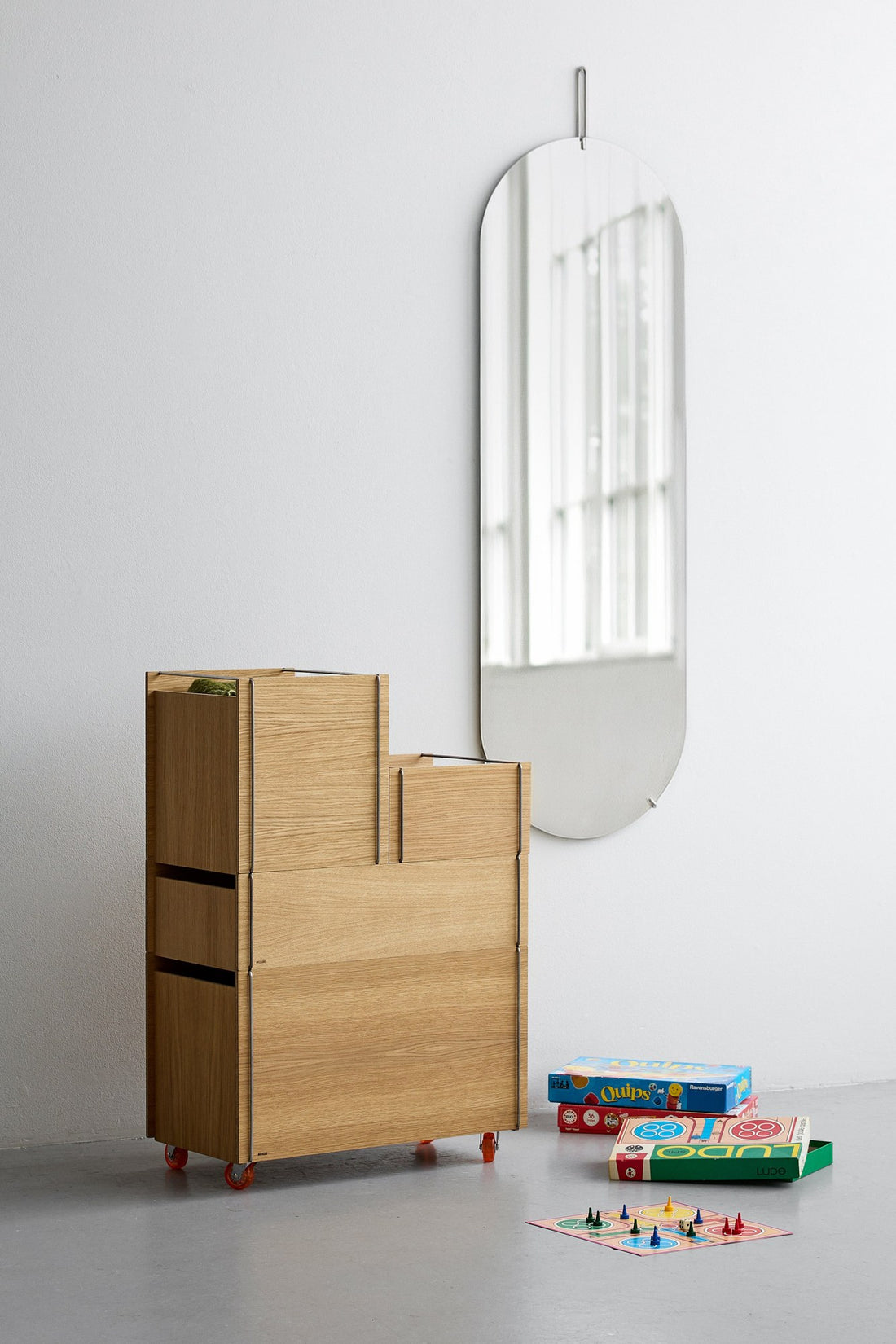 Storage Tower – Medium - Storage - MOEBE