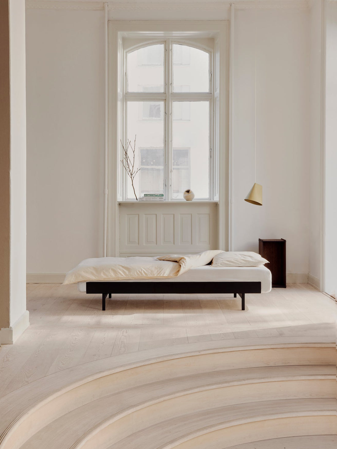 Moebe Extendable Bed 90-180cm – Low
