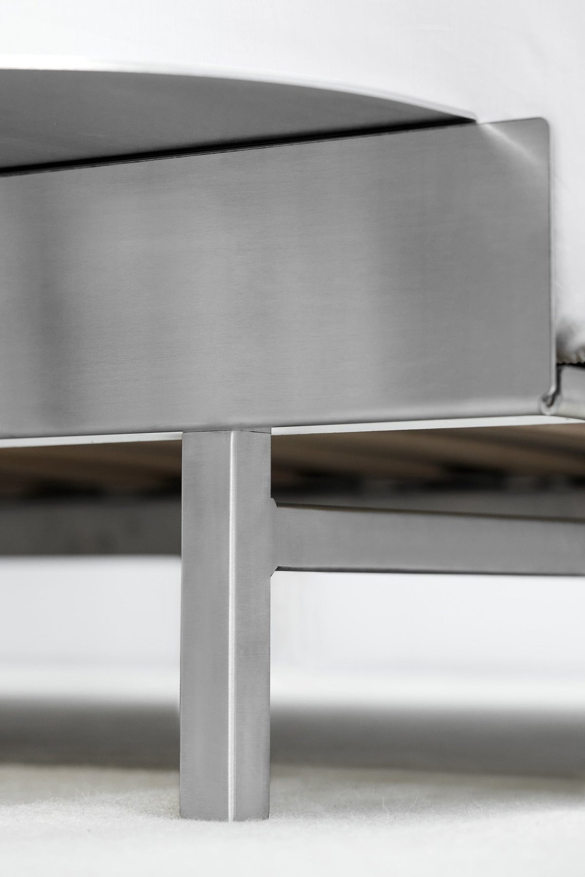 Moebe Extendable Bed 90-180cm – Stainless Steel – view 10