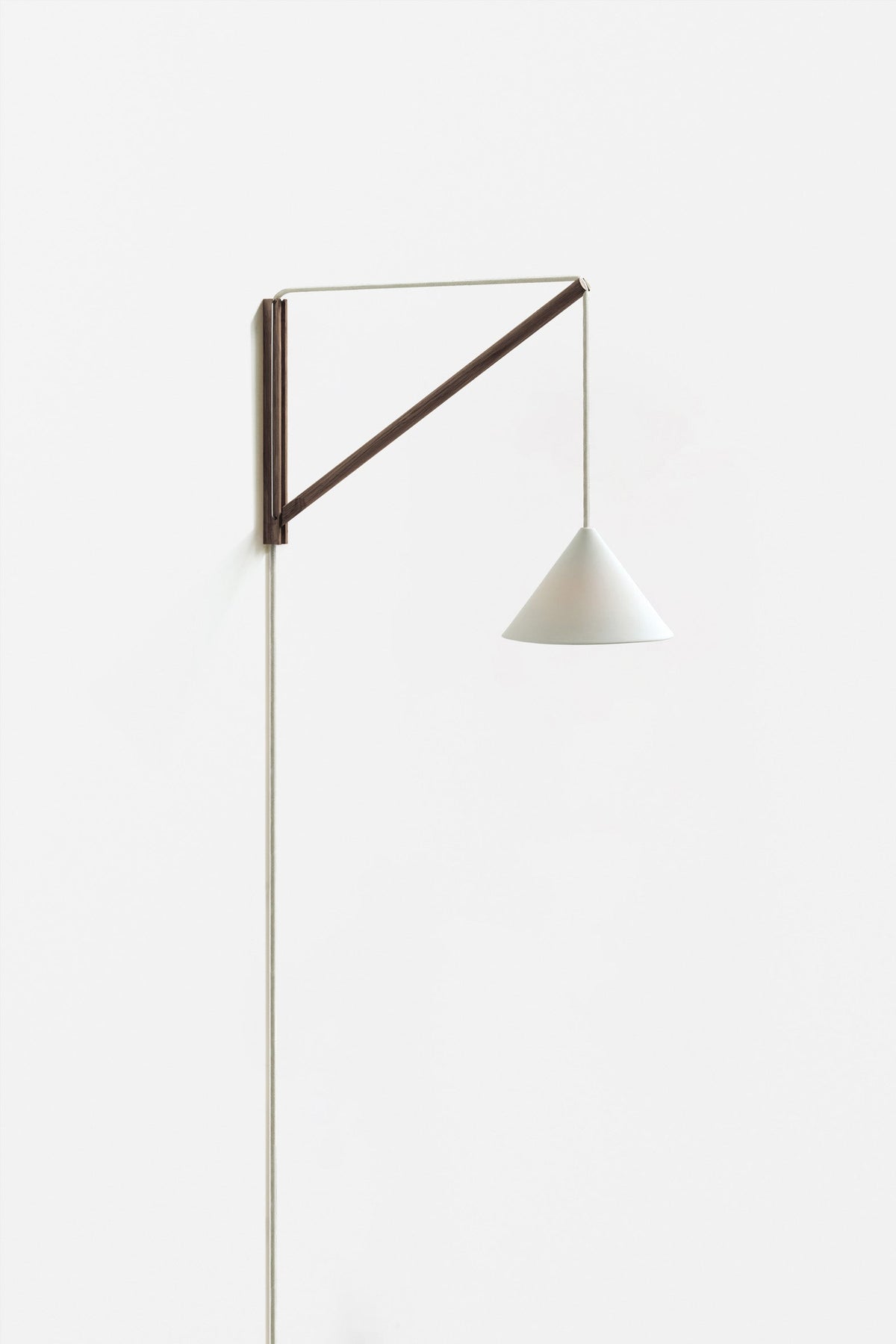 Suspended Wandleuchte – MOEBE – Ansicht 3
